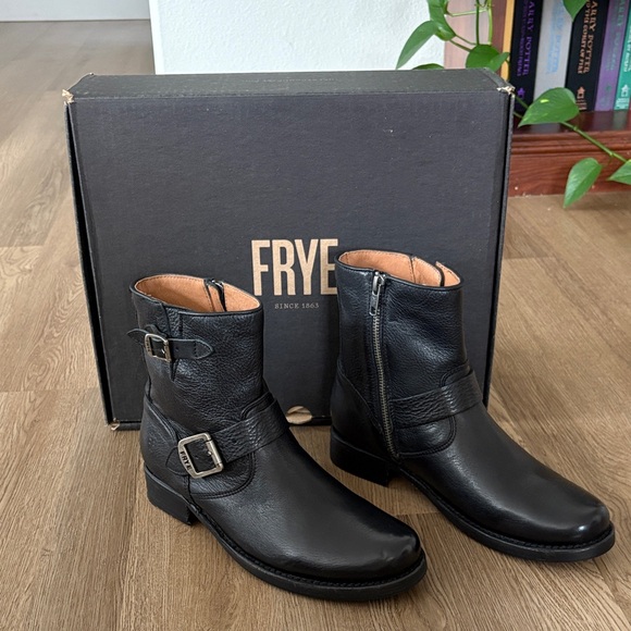 NWT Frye Leather Buckle Boots - Picture 1 of 10